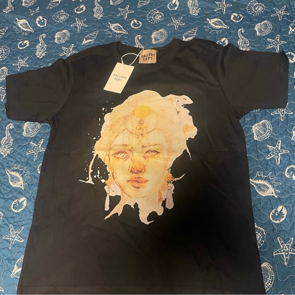 Gallery dept shirt alone in silence